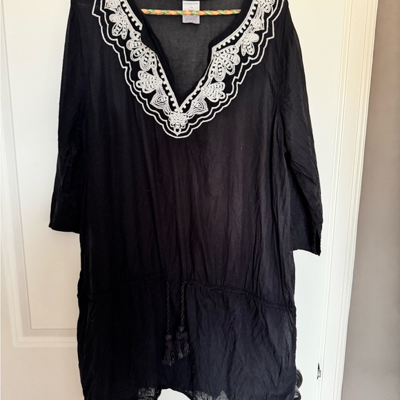 Black Tunic beach cover with White Embroidered V-Neck - Picture 3 of 7